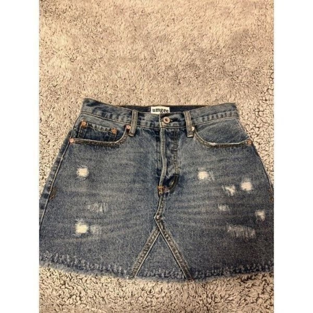 UMGEE Women's Sz 27 Mini Skirt Jean Medium Denim Raw Hem Distressed Button Fly